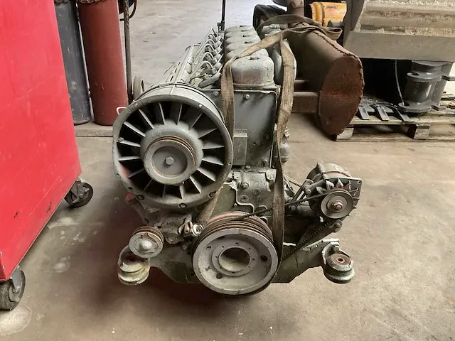 Deutz motor betonmixer - afbeelding 2 van  6