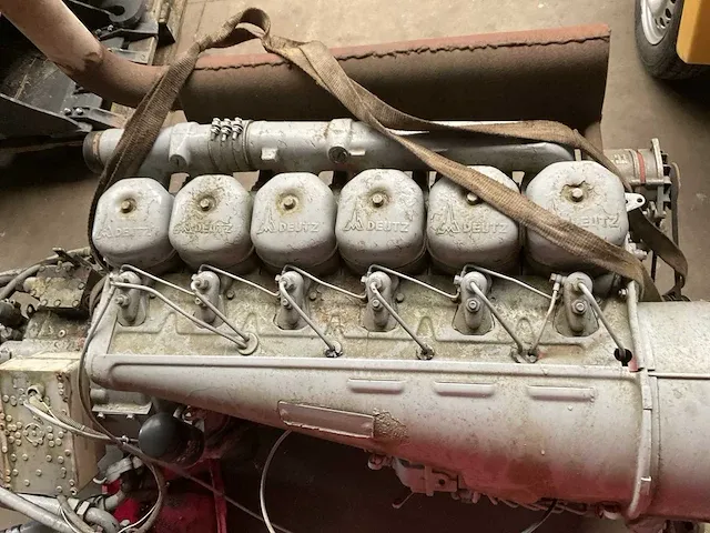Deutz motor betonmixer - afbeelding 6 van  6