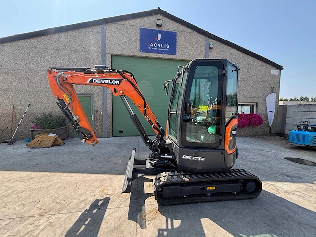 Develon - 2024 - dx27z-7 - minigraafmachine - afbeelding 1 van  26