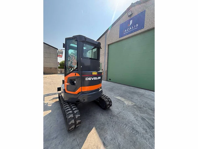 Develon - 2024 - dx27z-7 - minigraafmachine - afbeelding 12 van  26