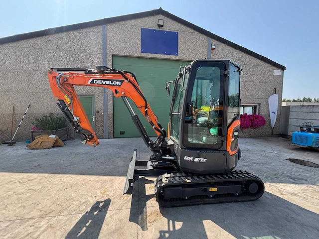 Develon - 2024 - dx27z-7 - minigraafmachine - afbeelding 1 van  26