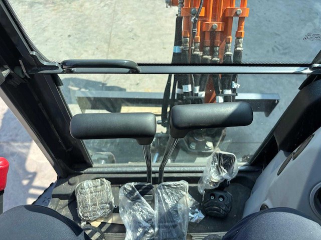 Develon - 2024 - dx27z-7 - minigraafmachine - afbeelding 2 van  26