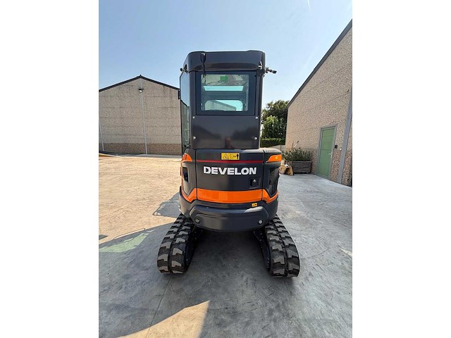 Develon - 2024 - dx27z-7 - minigraafmachine - afbeelding 12 van  26