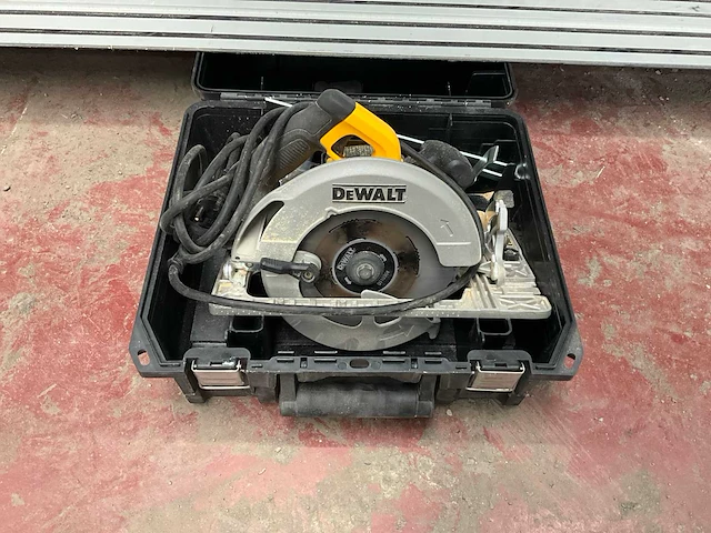 Dewalt - dwe576 - bladzaagmachine - afbeelding 3 van  5
