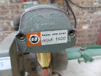 Dewalt 1600 radiaalzaag - afbeelding 12 van  13