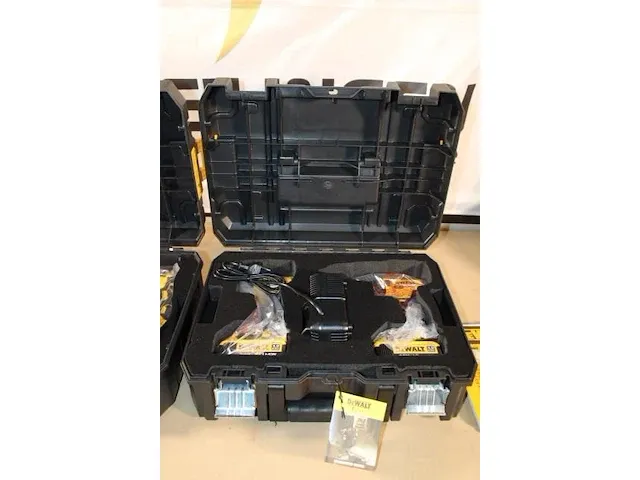 Dewalt 18v xr 3-delige voordeelset - afbeelding 2 van  9