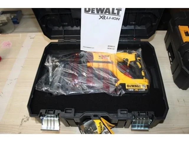 Dewalt 18v xr 3-delige voordeelset - afbeelding 8 van  9