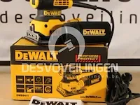 Dewalt 230w vlakschuurmachine 1/4 vel - lage vibratie - afbeelding 2 van  3