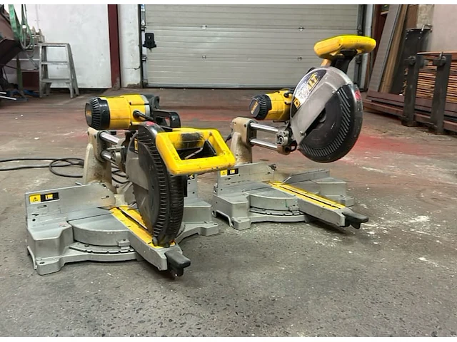 Dewalt 3 afkort-verstekzaagmachine (2x) - afbeelding 1 van  9