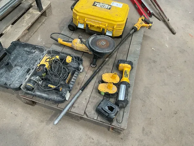 Dewalt accu- en elektrisch handgereedschap (4x) - afbeelding 5 van  8