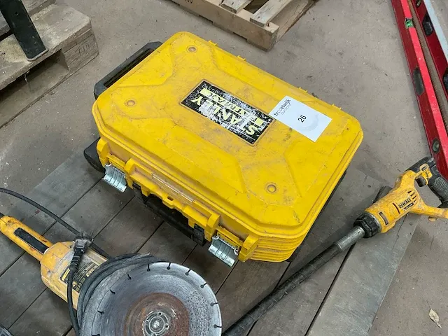 Dewalt accu- en elektrisch handgereedschap (4x) - afbeelding 6 van  8