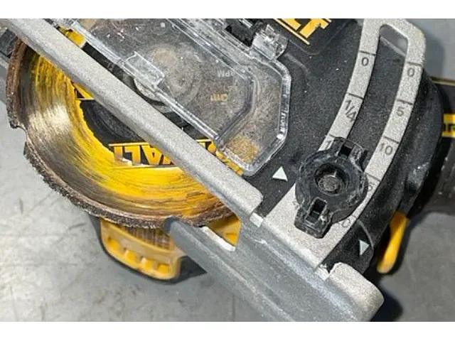 Dewalt accu cirkelzaag - afbeelding 6 van  10