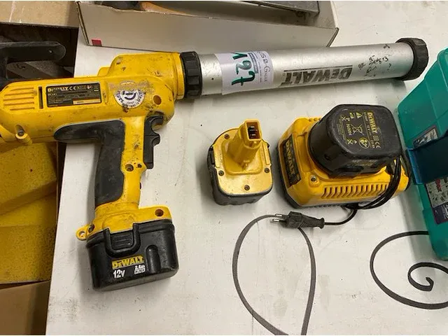 Dewalt accu kitspuit dc542 - afbeelding 1 van  3