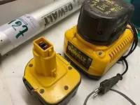 Dewalt accu kitspuit dc542 - afbeelding 3 van  3