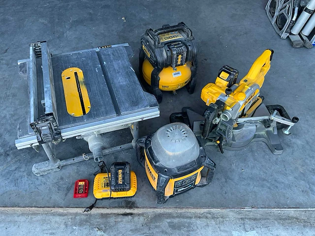 Dewalt accugereedschap - afbeelding 1 van  17