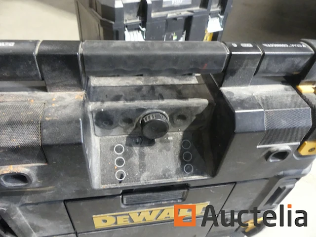 Dewalt accuspijkermachine + bouwplaatsradio - afbeelding 1 van  13