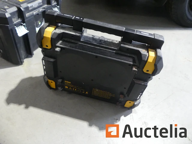 Dewalt accuspijkermachine + bouwplaatsradio - afbeelding 8 van  13