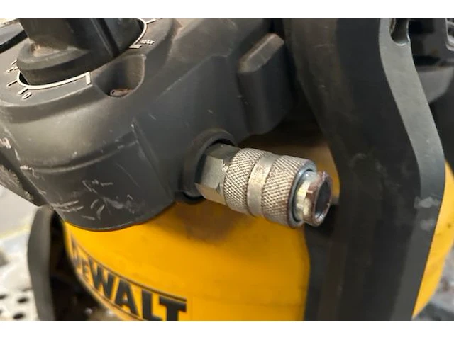 Dewalt compressor - afbeelding 4 van  7
