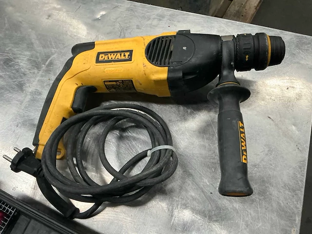 Dewalt d25124 elektrische boormachine - afbeelding 2 van  5