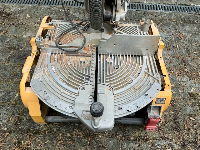 Dewalt d27107 qs zaagtafel - afbeelding 10 van  17