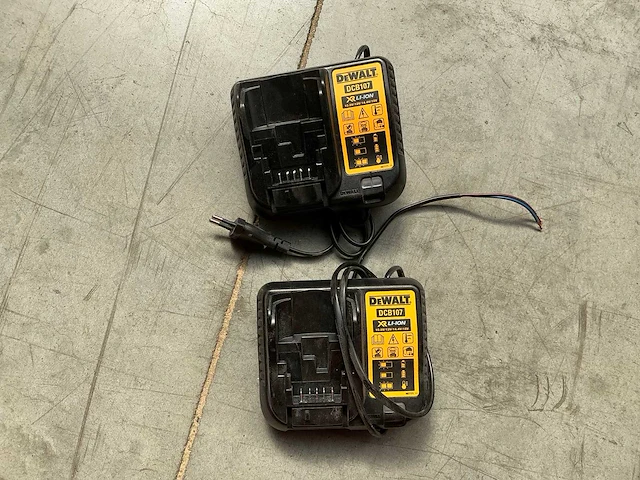Dewalt dcb107 accu laders (2x) - afbeelding 1 van  1