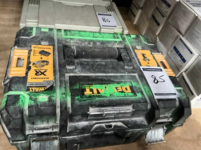 Dewalt dcf 80 accu schroefmachine (2x) - afbeelding 4 van  4