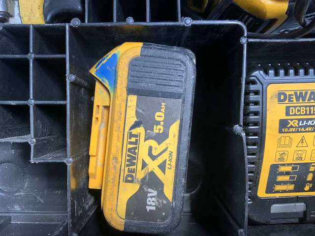 Dewalt dcf894 slagmoersleutel - afbeelding 3 van  5