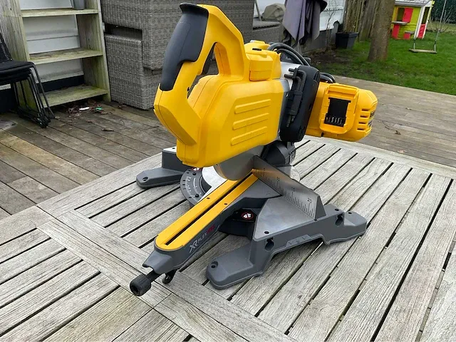 Dewalt dcs 778 afkortzaag - afbeelding 5 van  9