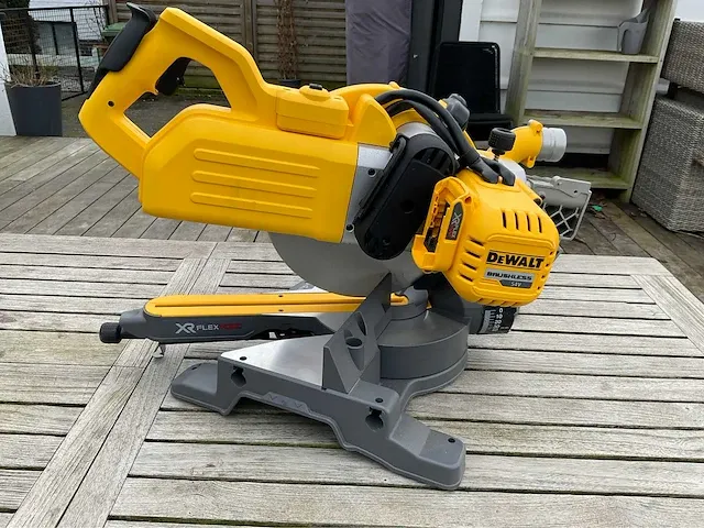 Dewalt dcs 778 afkortzaag - afbeelding 6 van  9