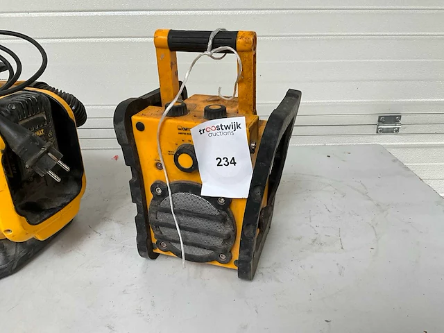 Dewalt dcv582 stofzuiger - afbeelding 7 van  9