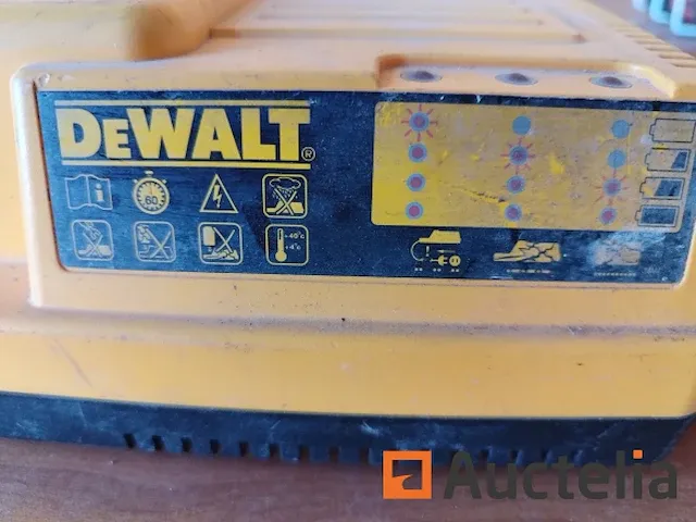 Dewalt de9000 oplader - afbeelding 3 van  4