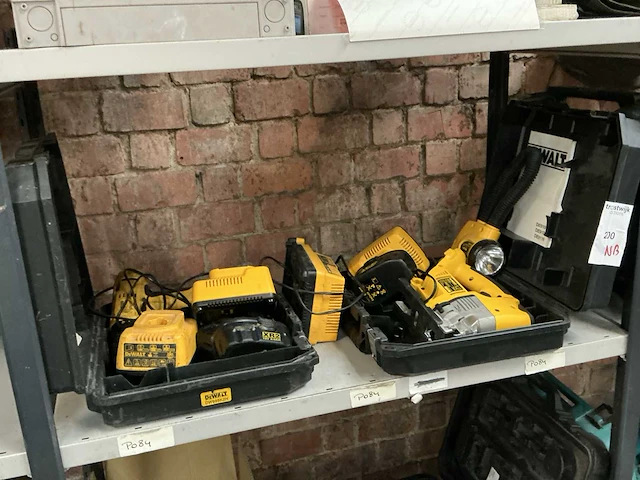 Dewalt diverse accugereedschap - afbeelding 1 van  4