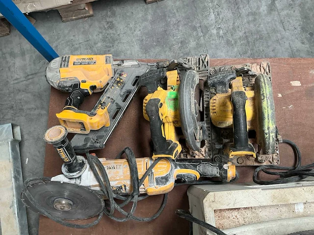 Dewalt diverse gereedschappen (5x) - afbeelding 1 van  10