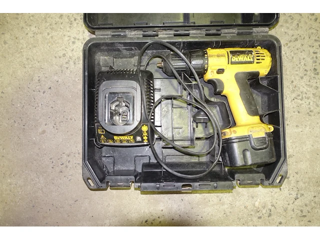 Dewalt draadloze boormachine - afbeelding 1 van  1