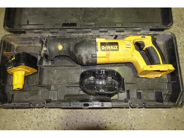 Dewalt draadloze reciprozaag - afbeelding 2 van  3