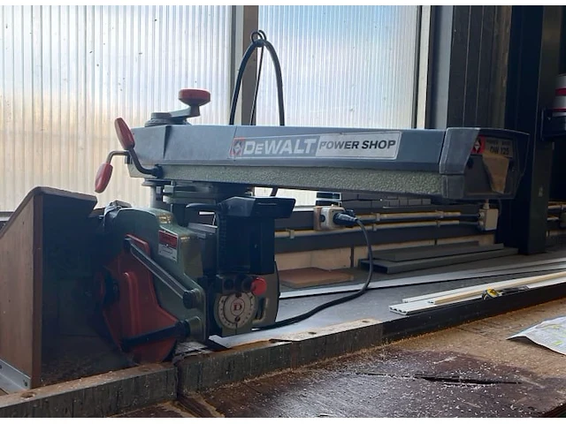 Dewalt dw 125 pendelzaag - afbeelding 2 van  7