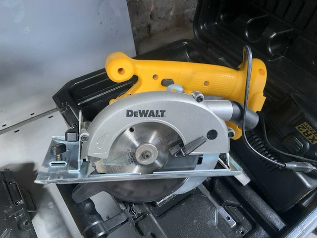 Dewalt dw 936 cirkelzaagmachine - afbeelding 2 van  5