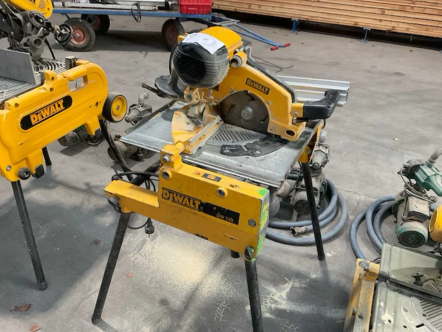 Dewalt dw643 afkortcirkelzaagmachine - afbeelding 1 van  5