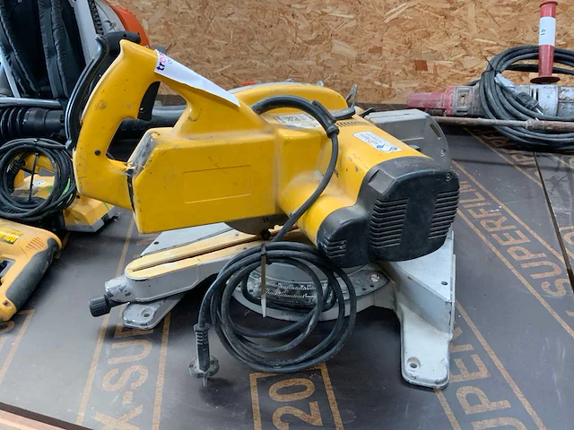 Dewalt dw707 afkortcirkelzaagmachine - afbeelding 2 van  6