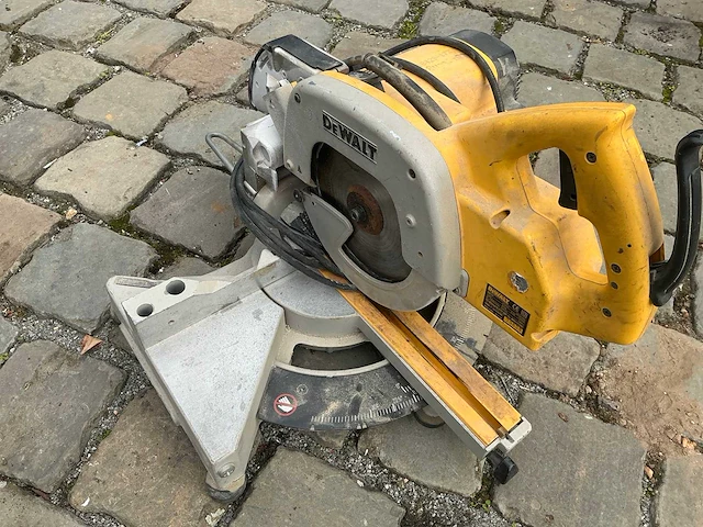 Dewalt dw707 afkortcirkelzaagmachine - afbeelding 1 van  4
