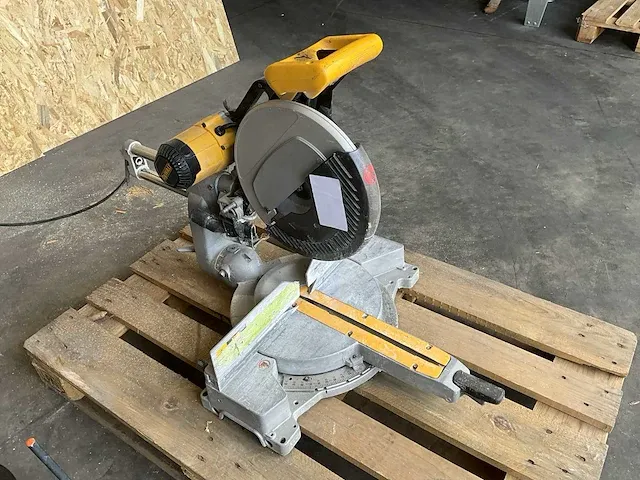 Dewalt dw708-qs afkortzaag telescoop 305mm - afbeelding 6 van  7