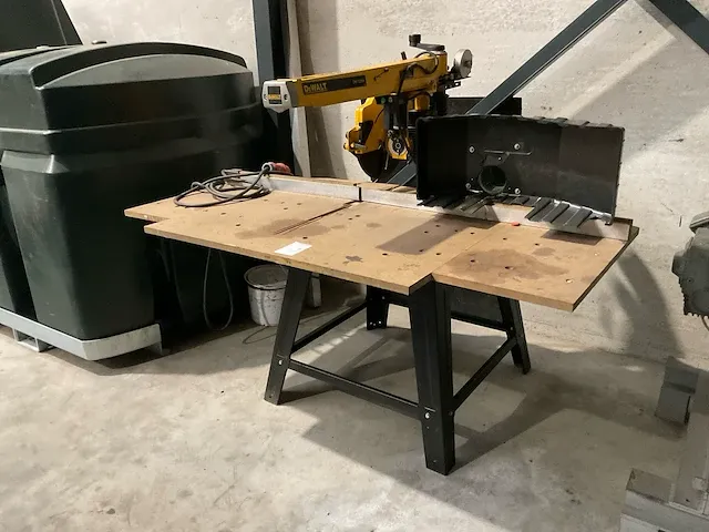 Dewalt dw722kn radiaalafkortzaagmachine - afbeelding 2 van  8