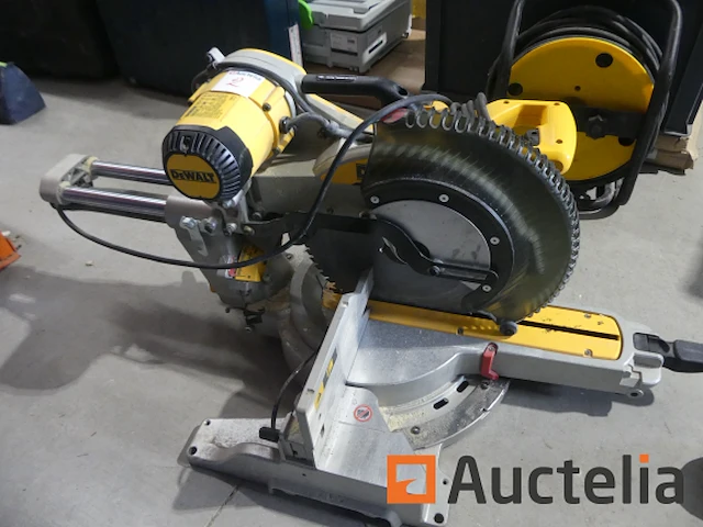 Dewalt dws780-qs verstekzaag - afbeelding 9 van  10
