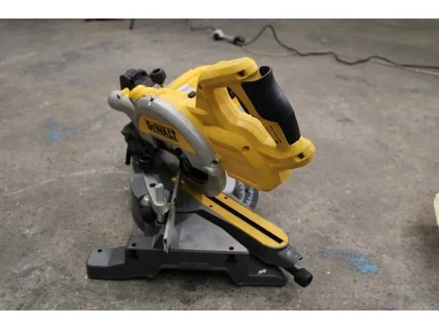 Dewalt flexvolt afkort-/verstekzaag - afbeelding 6 van  7