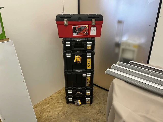 Dewalt gereedschapskoffer (6x) - afbeelding 1 van  2
