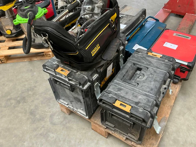 Dewalt gereedschapskoffer met inhoud (3x) - afbeelding 9 van  9