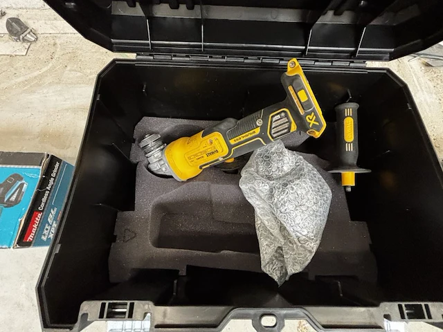 Dewalt gevulde werkkoffers - afbeelding 3 van  7