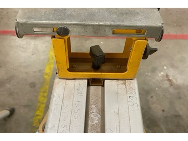 Dewalt materiaal steun - afbeelding 2 van  5