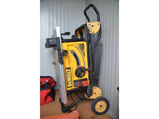 Dewalt mobiele zaagtafel 2000w - afbeelding 1 van  4