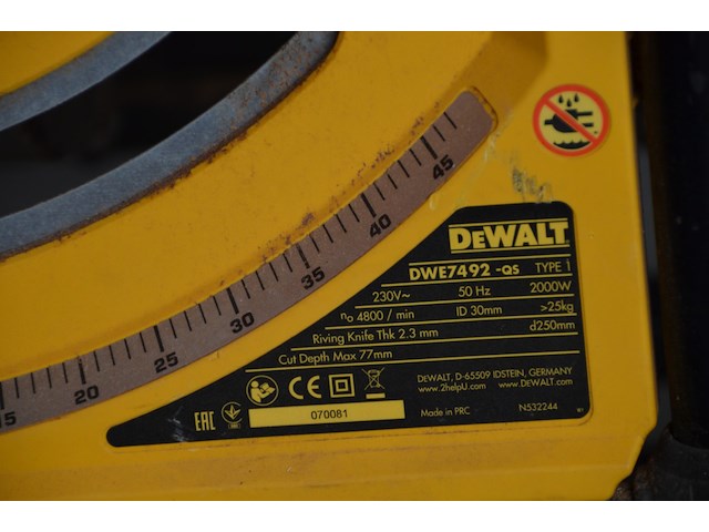Dewalt mobiele zaagtafel 2000w - afbeelding 3 van  4